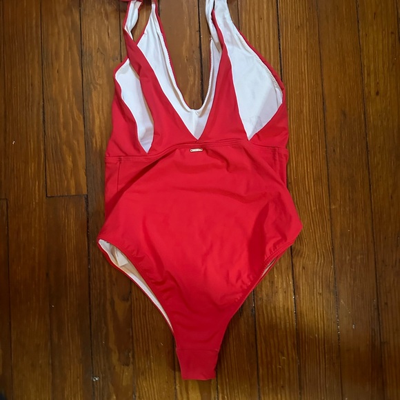 One piece swimming suit - Picture 2 of 5